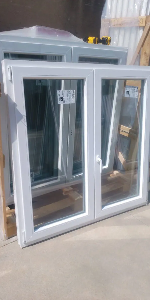 FINESTRE IN PVC BIANCO A 2 ANTE 