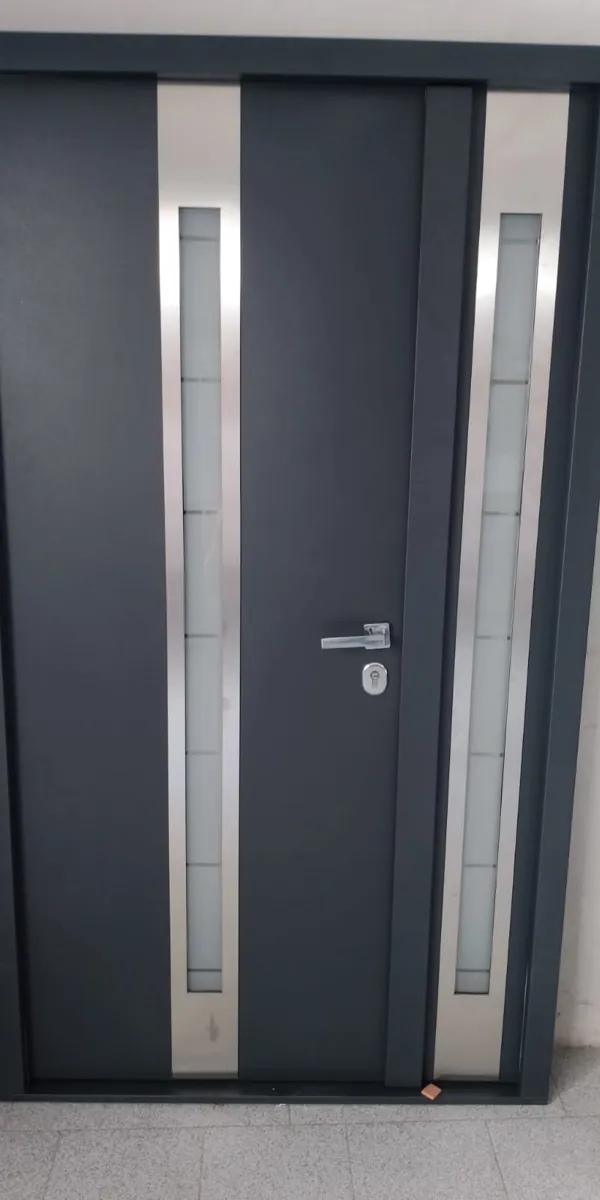 PORTONCINI D'INGRESSO COLORE GRIGIO MIS. 120x210 899€. CONTATTA L'OPERATORE