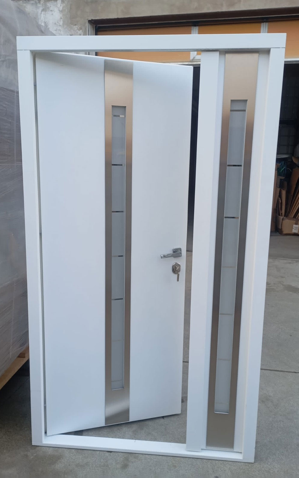 PORTONCINI D'INGRESSO COLORE BIANCO MIS. 120x210 899€. CONTATTA L'OPERATORE