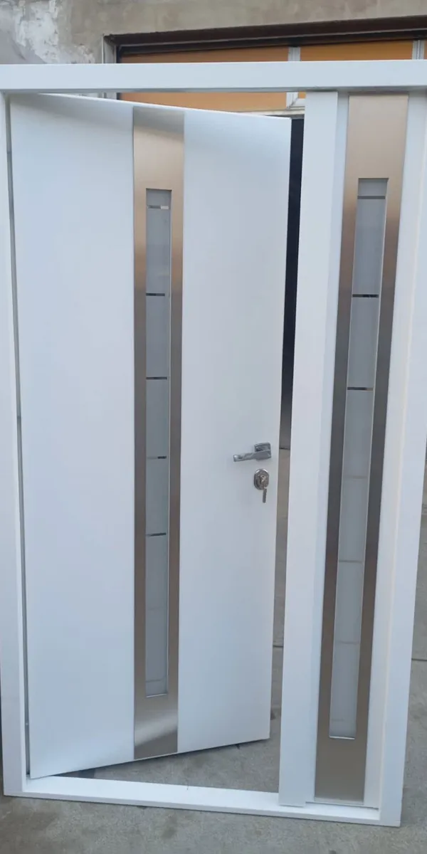 PORTONCINI D'INGRESSO COLORE BIANCO MIS. 120x210 899€. CONTATTA L'OPERATORE