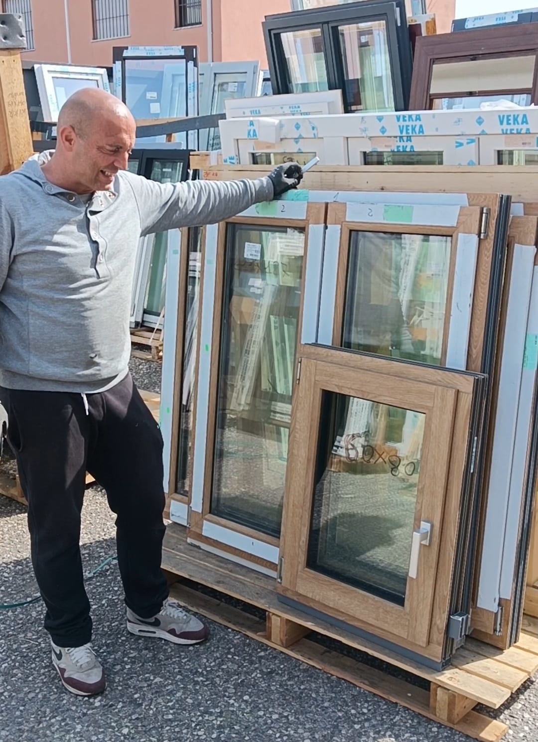 FINESTRE EFFETTO LEGNO E BICOLORE PROFILI MISTI 