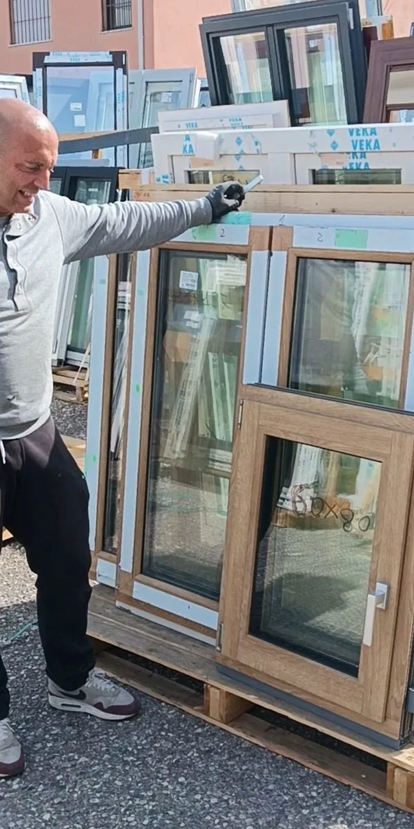 FINESTRE EFFETTO LEGNO E BICOLORE PROFILI MISTI 
